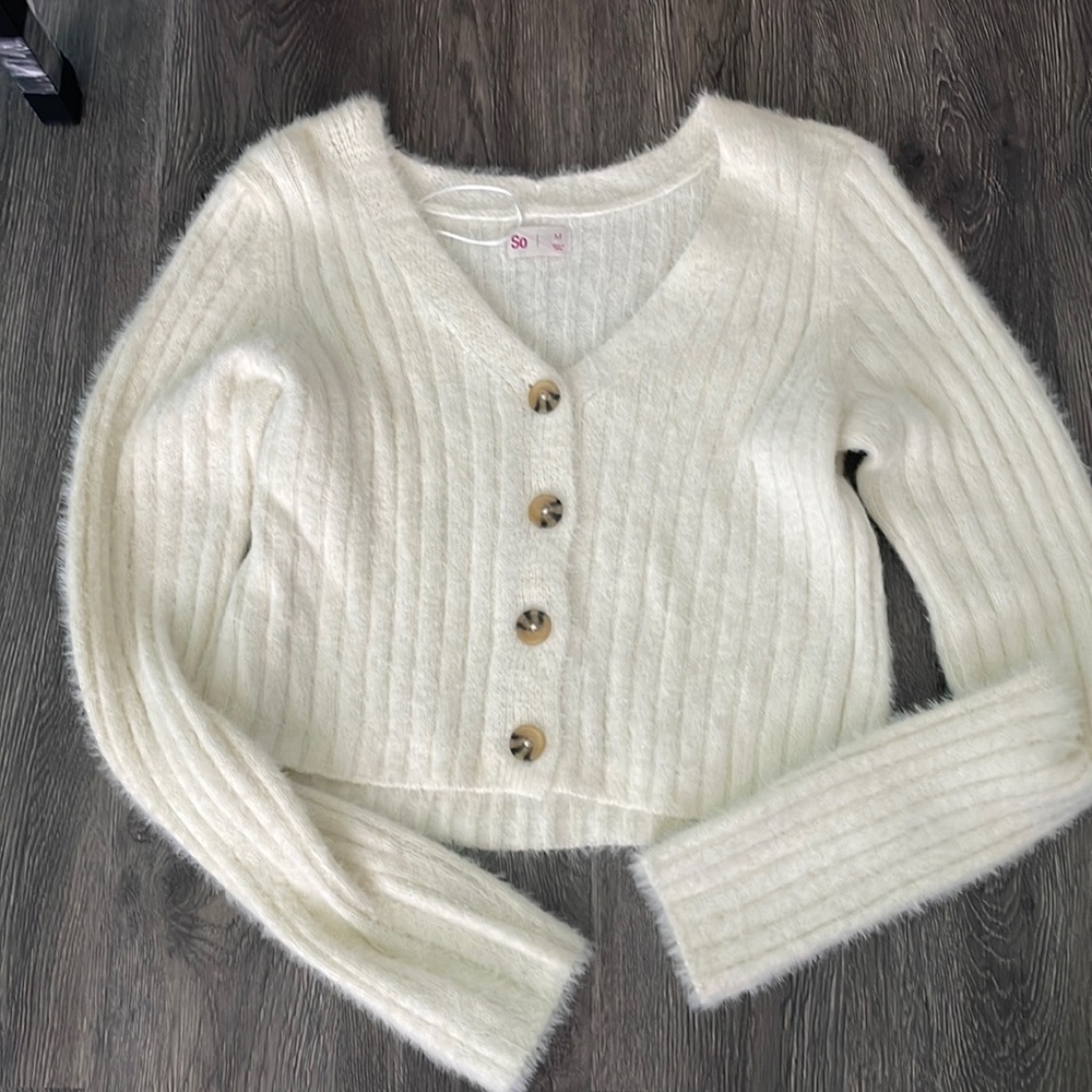 white fluffy long sleeve blouse size M